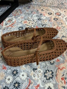 Woven basket flats